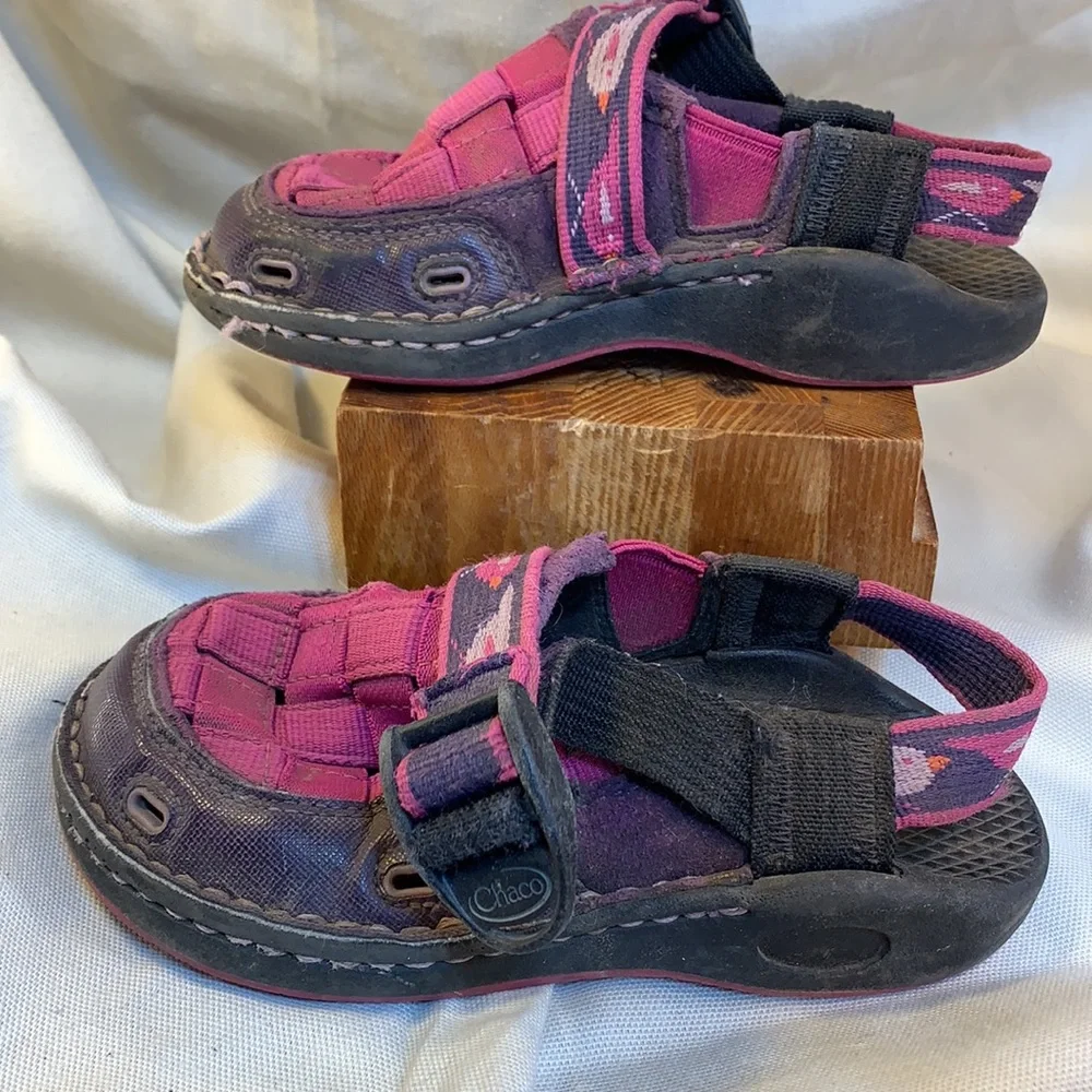 Chaco kid’s slide in/back strap wonderful shoes!
